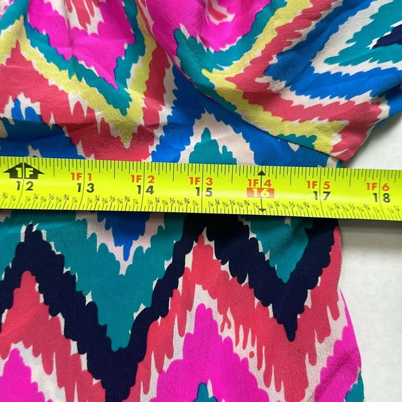 Lilly Pulitzer Elsa Silk Colorful Long Sleeve 1/4 Button Top Womens Size XSmall - Picture 10 of 11